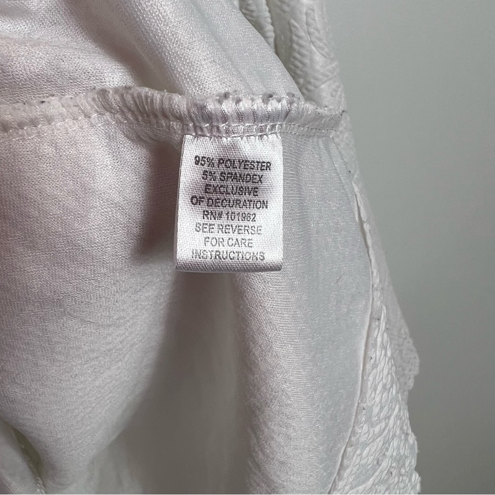 Chances R Chances R White Small With Cut Work Detailing Small - Picture 4 of 4